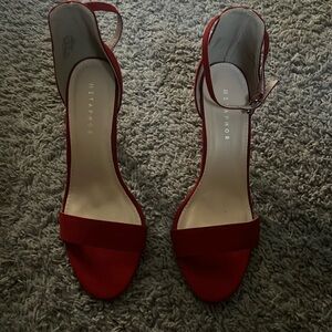 Brand new only been tried on